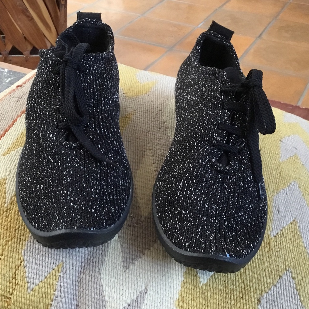 NWOT Arcopedico Black Starlight Shoes